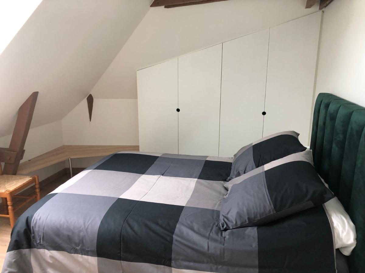 Residence Merlin Appart Des Druides Saint-Malon-sur-Mel Luaran gambar